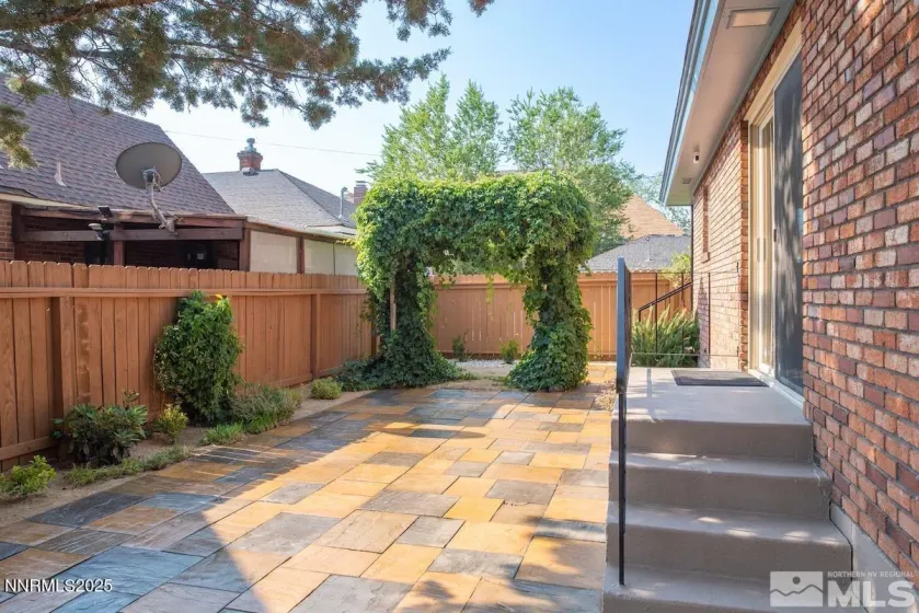 410 Reno, Reno, Nevada 89509, 2 Bedrooms Bedrooms, ,2 BathroomsBathrooms,Residential,Residential,Reno,250054077