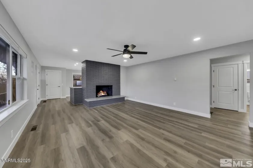 410 Reno, Reno, Nevada 89509, 2 Bedrooms Bedrooms, ,2 BathroomsBathrooms,Residential,Residential,Reno,250054077