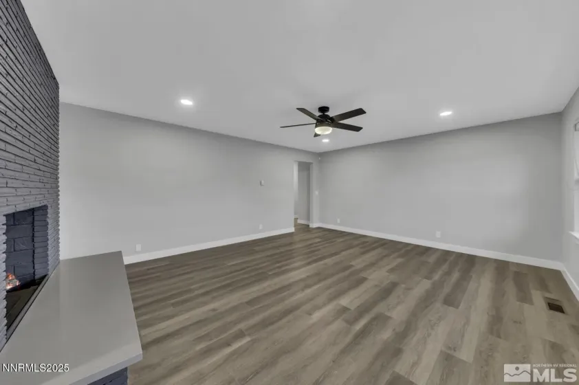 410 Reno, Reno, Nevada 89509, 2 Bedrooms Bedrooms, ,2 BathroomsBathrooms,Residential,Residential,Reno,250054077