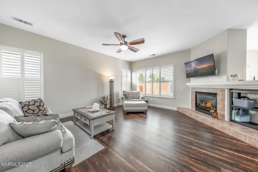 1390 Fox Glen, Reno, Nevada 89511, 3 Bedrooms Bedrooms, ,2 BathroomsBathrooms,Residential,Residential,Fox Glen,250057765