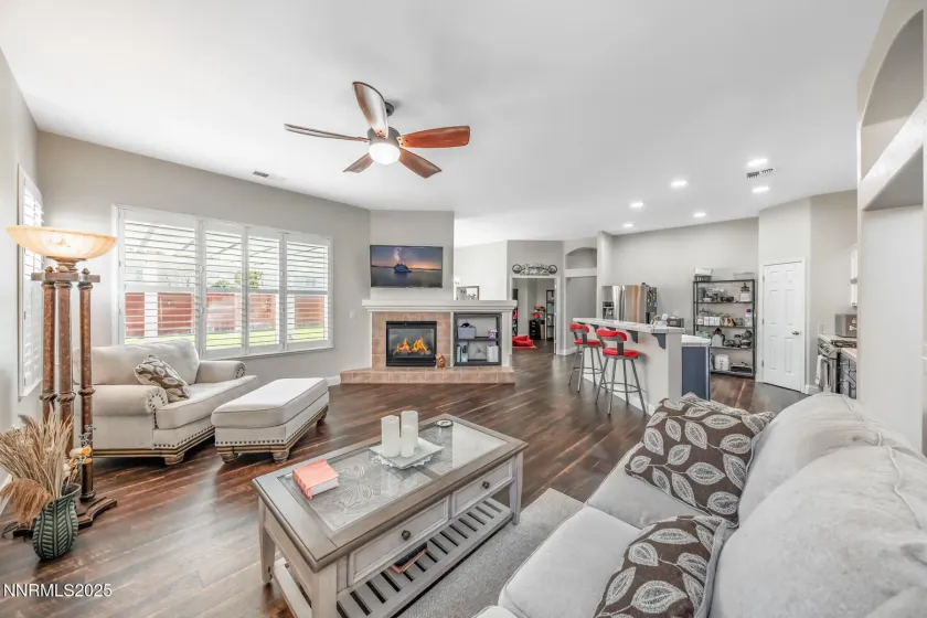 1390 Fox Glen, Reno, Nevada 89511, 3 Bedrooms Bedrooms, ,2 BathroomsBathrooms,Residential,Residential,Fox Glen,250057765