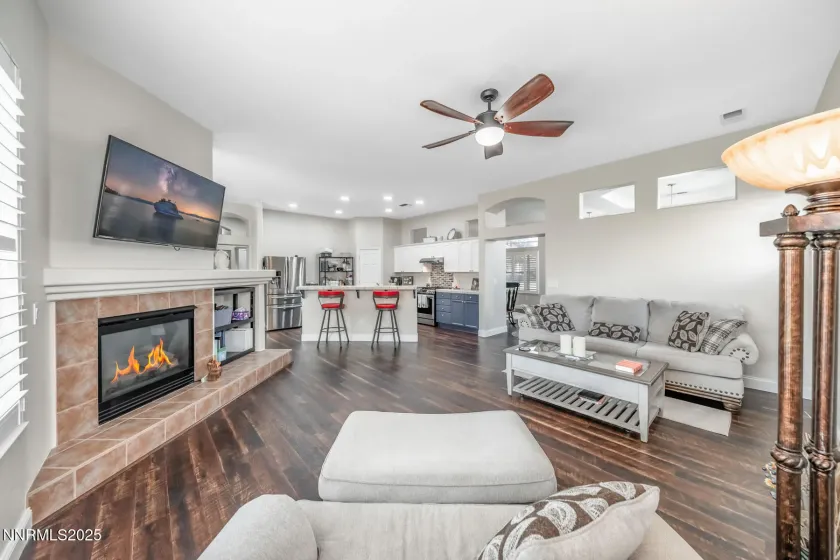 1390 Fox Glen, Reno, Nevada 89511, 3 Bedrooms Bedrooms, ,2 BathroomsBathrooms,Residential,Residential,Fox Glen,250057765