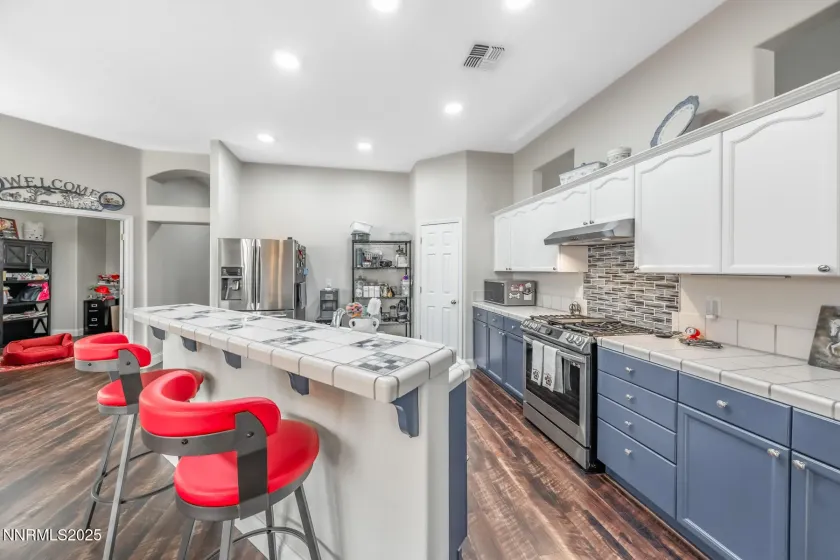 1390 Fox Glen, Reno, Nevada 89511, 3 Bedrooms Bedrooms, ,2 BathroomsBathrooms,Residential,Residential,Fox Glen,250057765