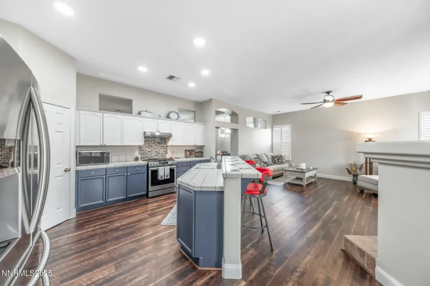 1390 Fox Glen, Reno, Nevada 89511, 3 Bedrooms Bedrooms, ,2 BathroomsBathrooms,Residential,Residential,Fox Glen,250057765