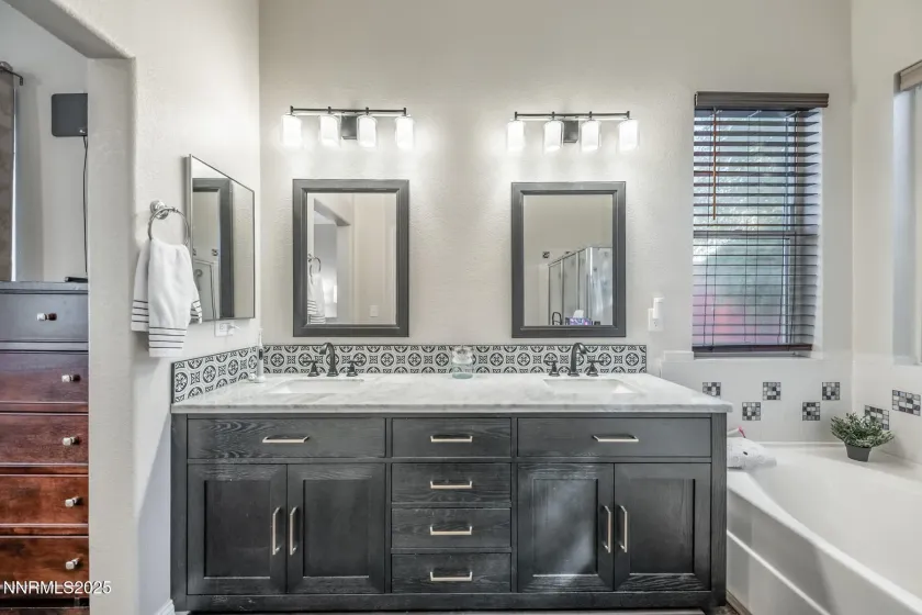 1390 Fox Glen, Reno, Nevada 89511, 3 Bedrooms Bedrooms, ,2 BathroomsBathrooms,Residential,Residential,Fox Glen,250057765