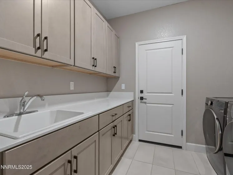 11167 Grazing Cattle, Reno, Nevada 89521, 3 Bedrooms Bedrooms, ,4 BathroomsBathrooms,Residential,Residential,Grazing Cattle,250057768