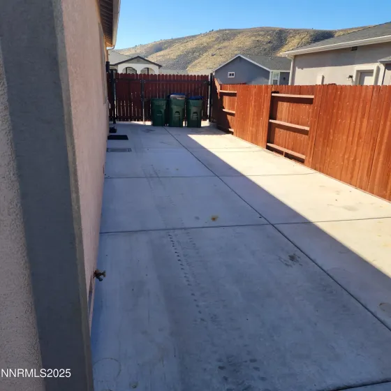 18697 Ginny Crk, Reno, Nevada 89508, 3 Bedrooms Bedrooms, ,2 BathroomsBathrooms,Residential,Residential,Ginny Crk,250057775