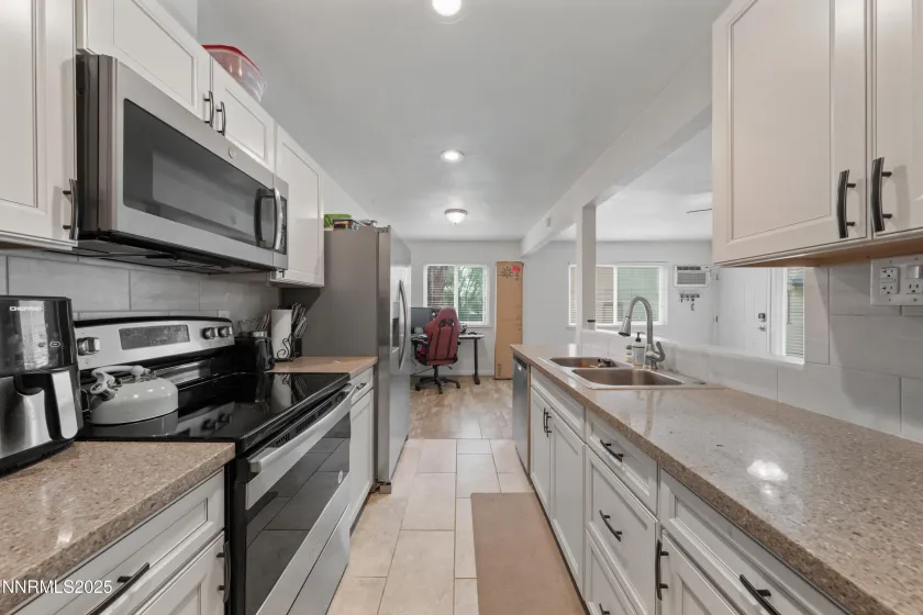 684 Oakwood, Sparks, Nevada 89431, 2 Bedrooms Bedrooms, ,1 BathroomBathrooms,Residential,Residential,Oakwood,250055350