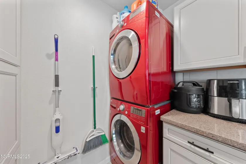 684 Oakwood, Sparks, Nevada 89431, 2 Bedrooms Bedrooms, ,1 BathroomBathrooms,Residential,Residential,Oakwood,250055350