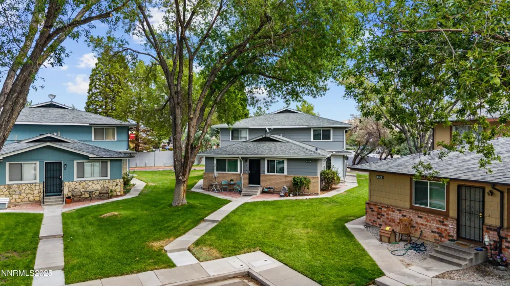 684 Oakwood, Sparks, Nevada 89431, 2 Bedrooms Bedrooms, ,1 BathroomBathrooms,Residential,Residential,Oakwood,250055350