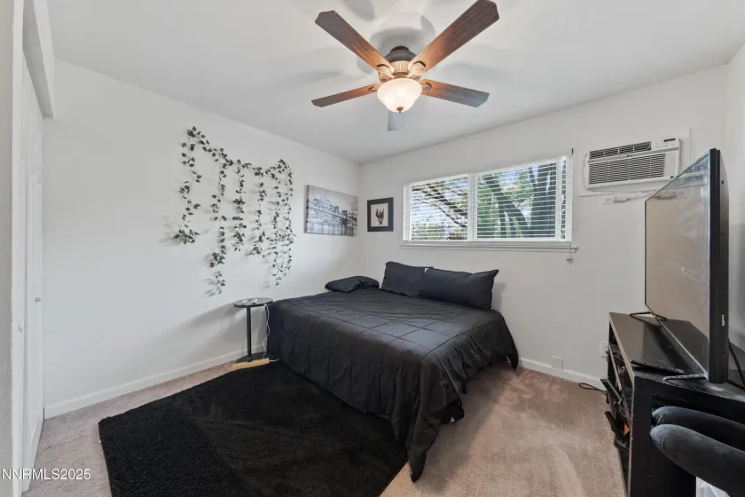 684 Oakwood, Sparks, Nevada 89431, 2 Bedrooms Bedrooms, ,1 BathroomBathrooms,Residential,Residential,Oakwood,250055350