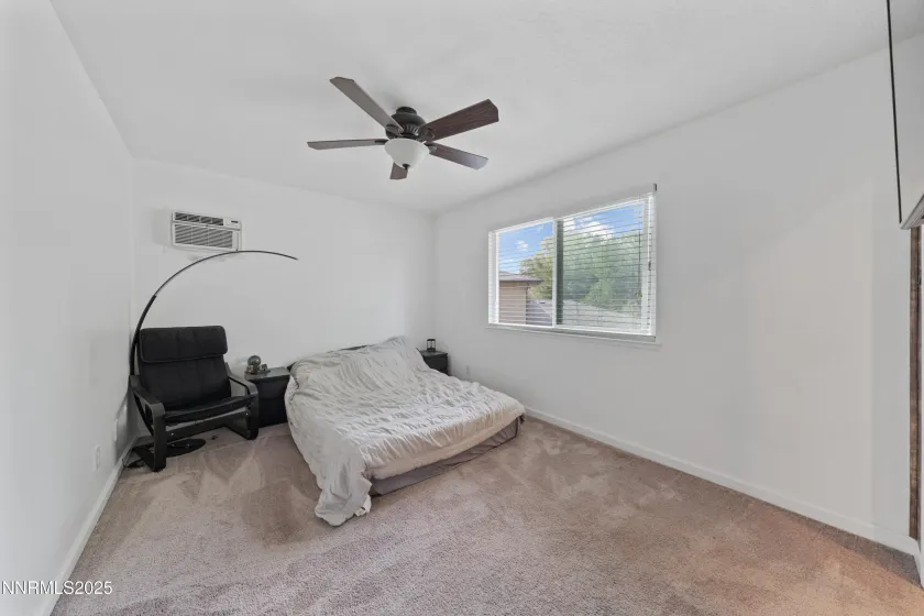 684 Oakwood, Sparks, Nevada 89431, 2 Bedrooms Bedrooms, ,1 BathroomBathrooms,Residential,Residential,Oakwood,250055350