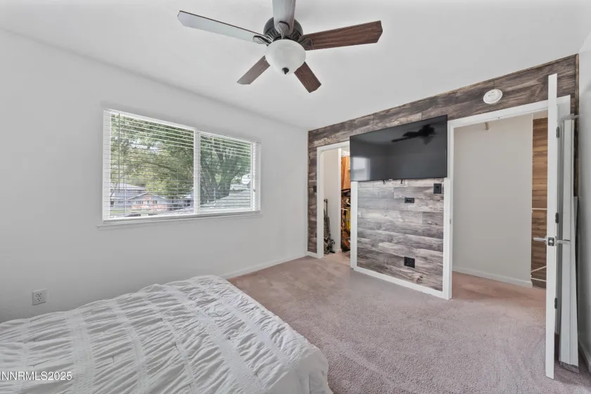 684 Oakwood, Sparks, Nevada 89431, 2 Bedrooms Bedrooms, ,1 BathroomBathrooms,Residential,Residential,Oakwood,250055350