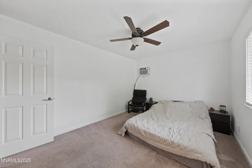 684 Oakwood, Sparks, Nevada 89431, 2 Bedrooms Bedrooms, ,1 BathroomBathrooms,Residential,Residential,Oakwood,250055350