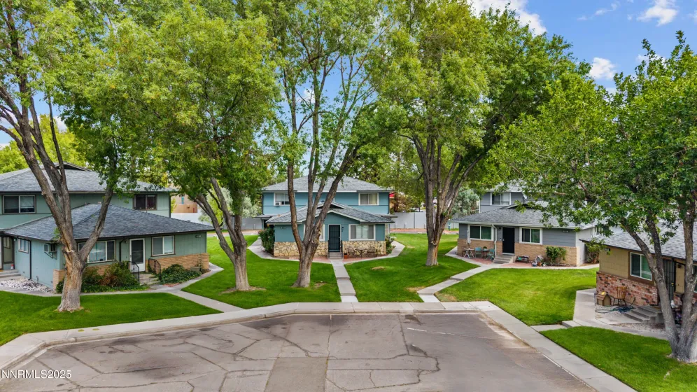 684 Oakwood, Sparks, Nevada 89431, 2 Bedrooms Bedrooms, ,1 BathroomBathrooms,Residential,Residential,Oakwood,250055350