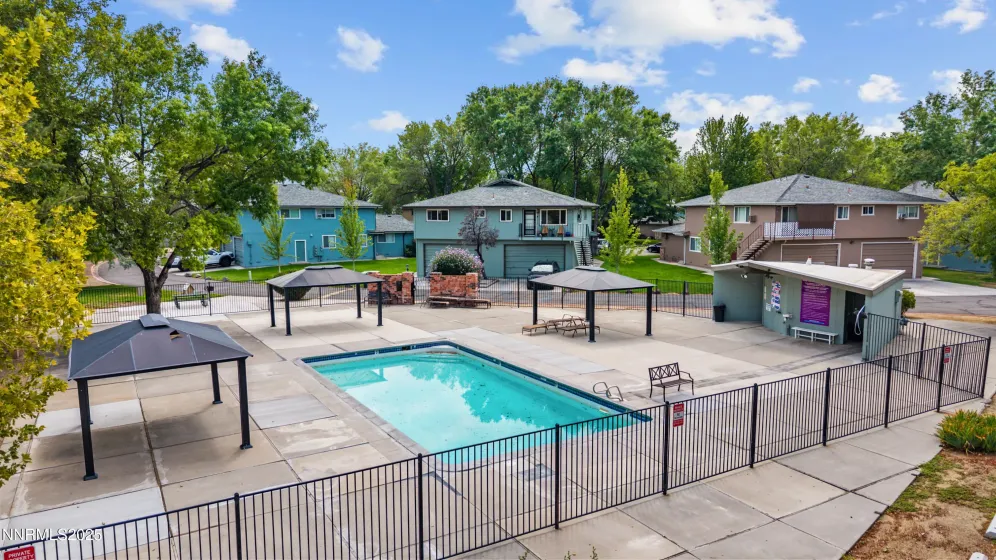 684 Oakwood, Sparks, Nevada 89431, 2 Bedrooms Bedrooms, ,1 BathroomBathrooms,Residential,Residential,Oakwood,250055350