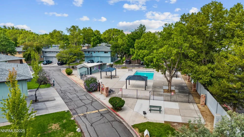 684 Oakwood, Sparks, Nevada 89431, 2 Bedrooms Bedrooms, ,1 BathroomBathrooms,Residential,Residential,Oakwood,250055350