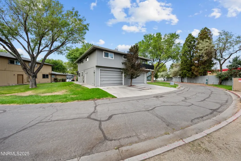 684 Oakwood, Sparks, Nevada 89431, 2 Bedrooms Bedrooms, ,1 BathroomBathrooms,Residential,Residential,Oakwood,250055350