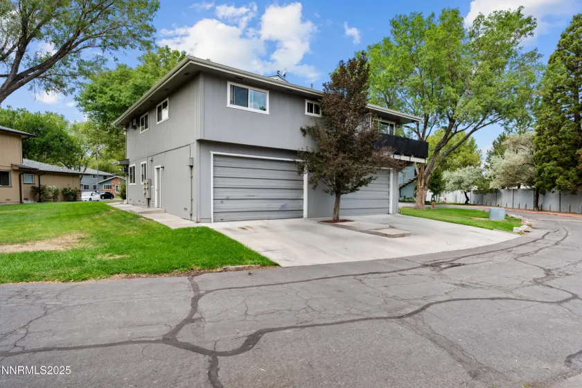 684 Oakwood, Sparks, Nevada 89431, 2 Bedrooms Bedrooms, ,1 BathroomBathrooms,Residential,Residential,Oakwood,250055350