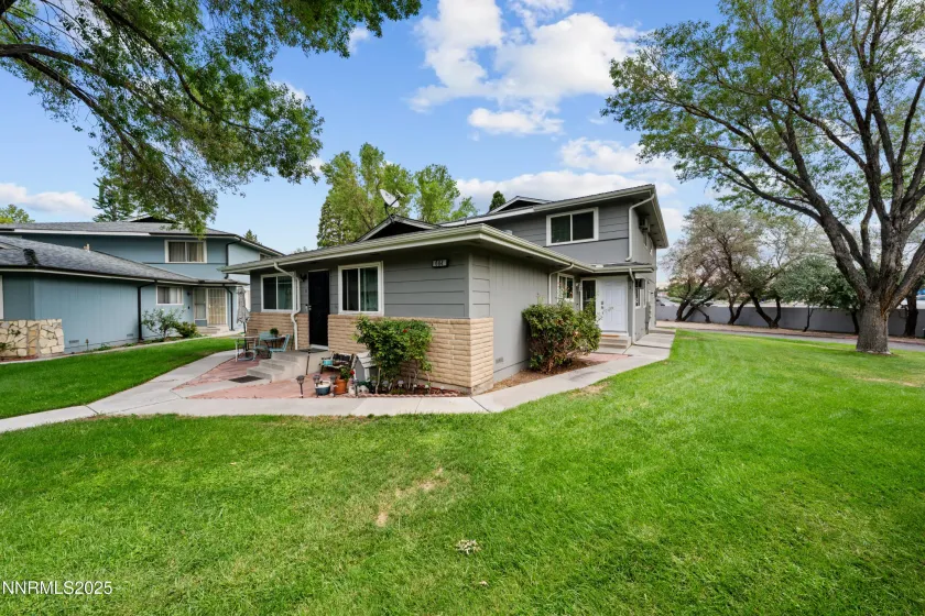 684 Oakwood, Sparks, Nevada 89431, 2 Bedrooms Bedrooms, ,1 BathroomBathrooms,Residential,Residential,Oakwood,250055350
