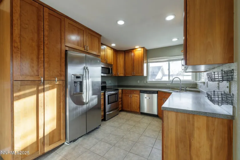 985 Hilltop, Carson City, Nevada 89705, 3 Bedrooms Bedrooms, ,2 BathroomsBathrooms,Residential,Residential,Hilltop,250057794