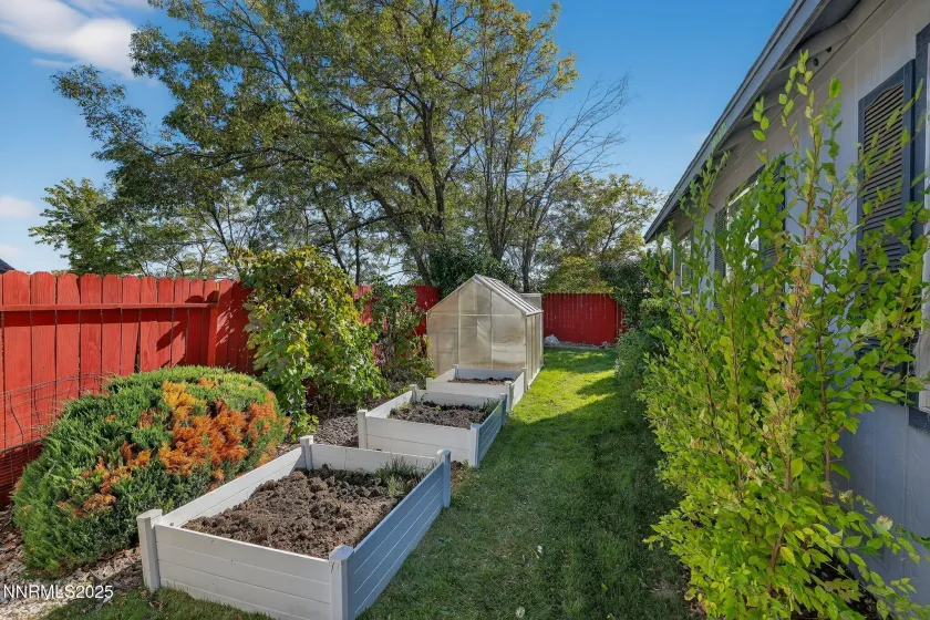 985 Hilltop, Carson City, Nevada 89705, 3 Bedrooms Bedrooms, ,2 BathroomsBathrooms,Residential,Residential,Hilltop,250057794