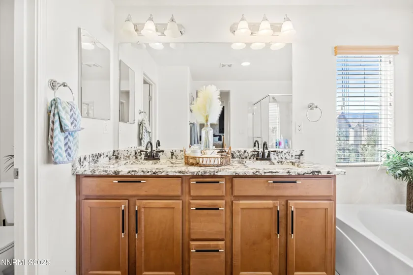 2015 Black Sand, Reno, Nevada 89521, 3 Bedrooms Bedrooms, ,3 BathroomsBathrooms,Residential,Residential,Black Sand,250057795