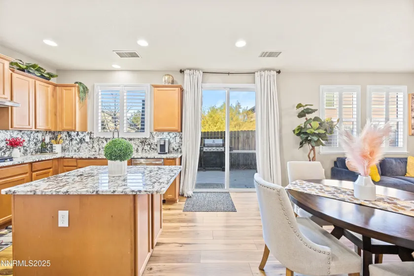 2015 Black Sand, Reno, Nevada 89521, 3 Bedrooms Bedrooms, ,3 BathroomsBathrooms,Residential,Residential,Black Sand,250057795