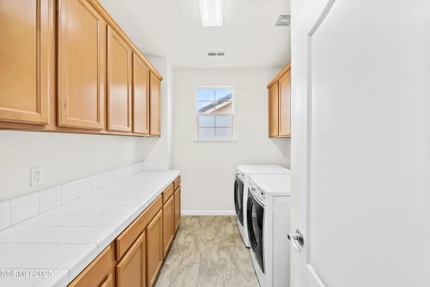 3991 White Oak, Sparks, Nevada 89436, 4 Bedrooms Bedrooms, ,4 BathroomsBathrooms,Residential,Residential,White Oak,250057779