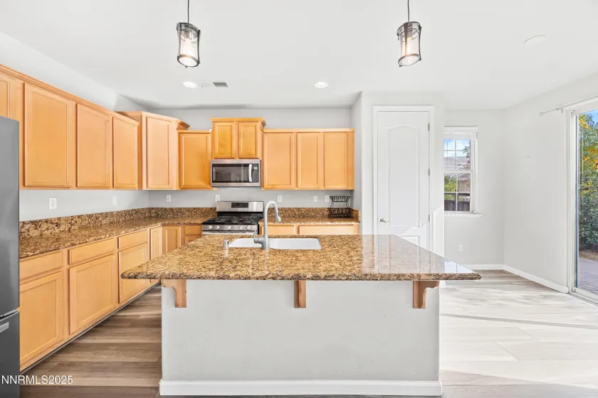 3991 White Oak, Sparks, Nevada 89436, 4 Bedrooms Bedrooms, ,4 BathroomsBathrooms,Residential,Residential,White Oak,250057779