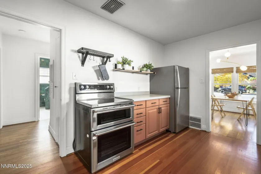 1114 Arlington, Reno, Nevada 89509, 3 Bedrooms Bedrooms, ,2 BathroomsBathrooms,Residential,Residential,Arlington,250057785