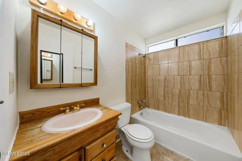 1897 Bonita Vista, Sparks, Nevada 89434, 4 Bedrooms Bedrooms, ,2 BathroomsBathrooms,Residential,Residential,Bonita Vista,250057788