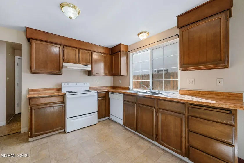 1897 Bonita Vista, Sparks, Nevada 89434, 4 Bedrooms Bedrooms, ,2 BathroomsBathrooms,Residential,Residential,Bonita Vista,250057788