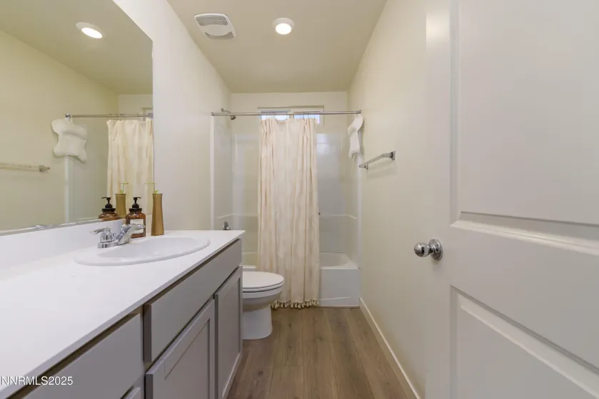 8838 Wolf Moon, Reno, Nevada 89506, 4 Bedrooms Bedrooms, ,3 BathroomsBathrooms,Residential,Residential,Wolf Moon,250057799