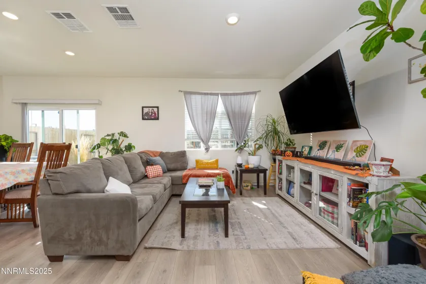 8838 Wolf Moon, Reno, Nevada 89506, 4 Bedrooms Bedrooms, ,3 BathroomsBathrooms,Residential,Residential,Wolf Moon,250057799