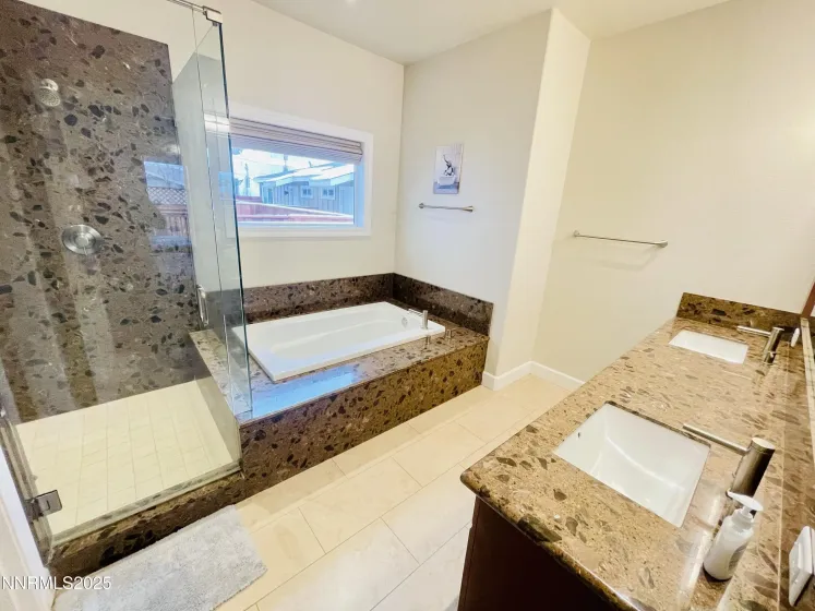 60 Caliente, Reno, Nevada 89509, 3 Bedrooms Bedrooms, ,2 BathroomsBathrooms,Residential,Residential,Caliente,250057801