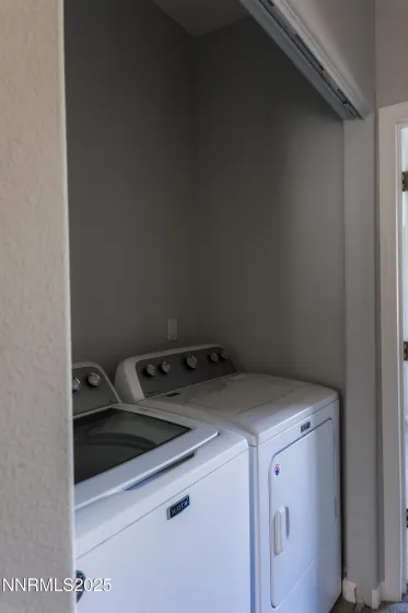 2780 Elsie Irene, Reno, Nevada 89503, 2 Bedrooms Bedrooms, ,3 BathroomsBathrooms,Residential,Residential,Elsie Irene,250057802