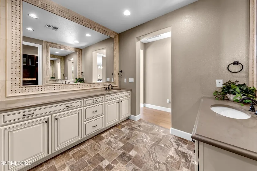 9930 Hafflinger, Reno, Nevada 89521, 2 Bedrooms Bedrooms, ,2 BathroomsBathrooms,Residential,Residential,Hafflinger,250057811