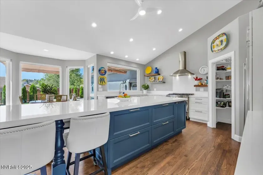 Large Functional Kitchen with Island