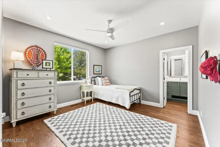 Guest Bed with Jack-n-Jill Bathroom