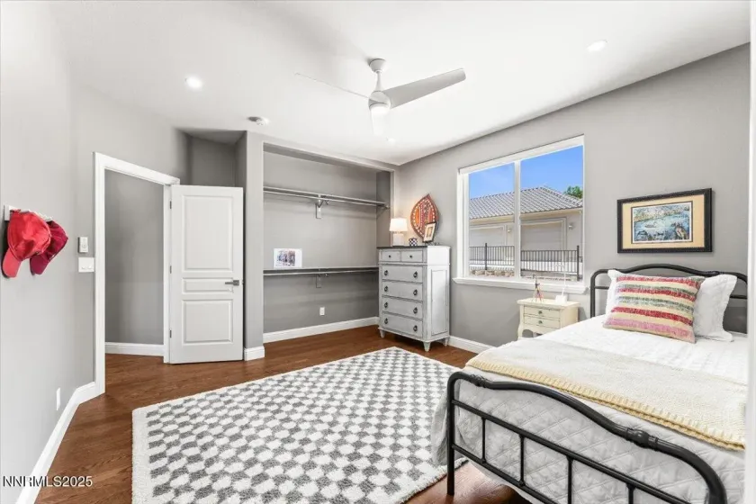 Guest Bed with Jack-n-Jill Bathroom