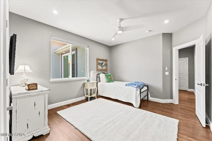 Guest Bed with Jack-n-Jill Bathroom