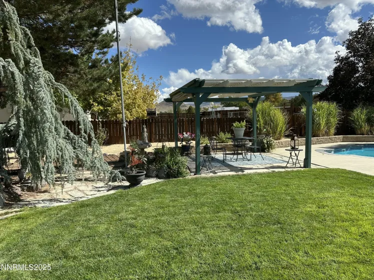 25 Nives, Sparks, Nevada 89441, 4 Bedrooms Bedrooms, ,3 BathroomsBathrooms,Residential,Residential,Nives,250057819