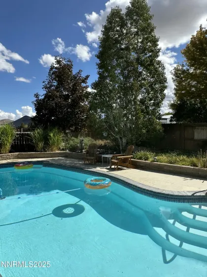 25 Nives, Sparks, Nevada 89441, 4 Bedrooms Bedrooms, ,3 BathroomsBathrooms,Residential,Residential,Nives,250057819