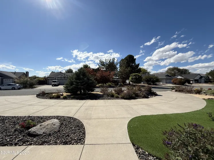 25 Nives, Sparks, Nevada 89441, 4 Bedrooms Bedrooms, ,3 BathroomsBathrooms,Residential,Residential,Nives,250057819