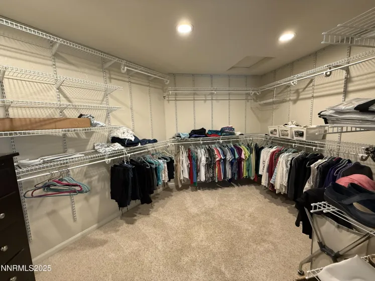 25 Nives, Sparks, Nevada 89441, 4 Bedrooms Bedrooms, ,3 BathroomsBathrooms,Residential,Residential,Nives,250057819