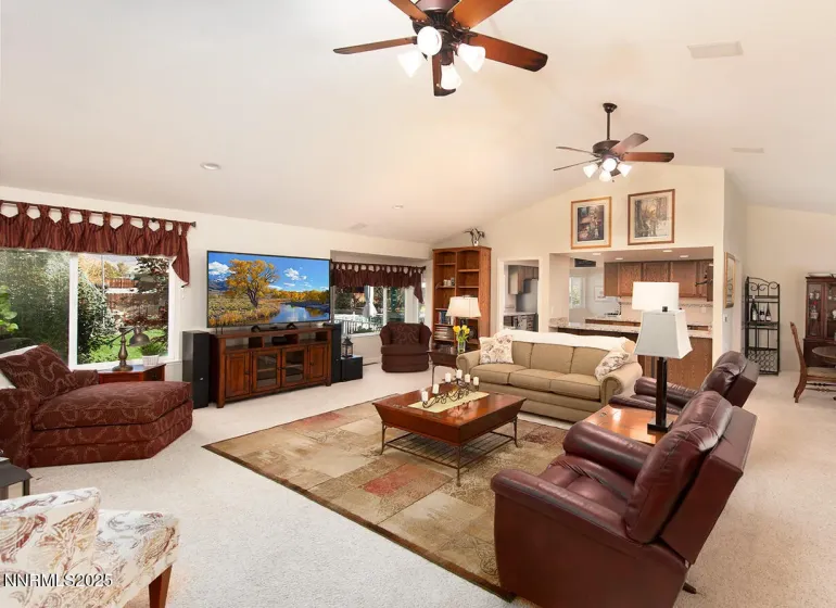 25 Nives, Sparks, Nevada 89441, 4 Bedrooms Bedrooms, ,3 BathroomsBathrooms,Residential,Residential,Nives,250057819