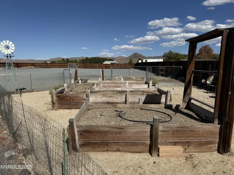 25 Nives, Sparks, Nevada 89441, 4 Bedrooms Bedrooms, ,3 BathroomsBathrooms,Residential,Residential,Nives,250057819