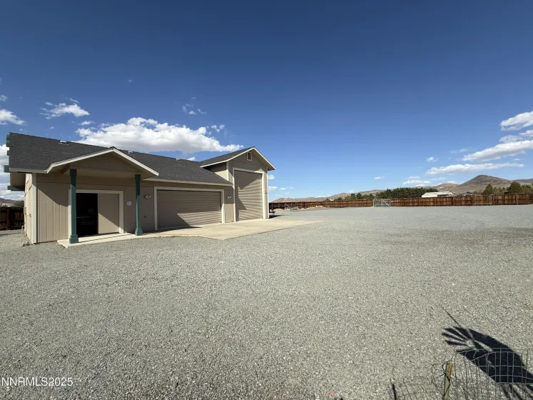 25 Nives, Sparks, Nevada 89441, 4 Bedrooms Bedrooms, ,3 BathroomsBathrooms,Residential,Residential,Nives,250057819