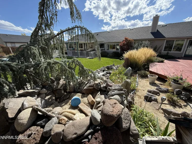 25 Nives, Sparks, Nevada 89441, 4 Bedrooms Bedrooms, ,3 BathroomsBathrooms,Residential,Residential,Nives,250057819